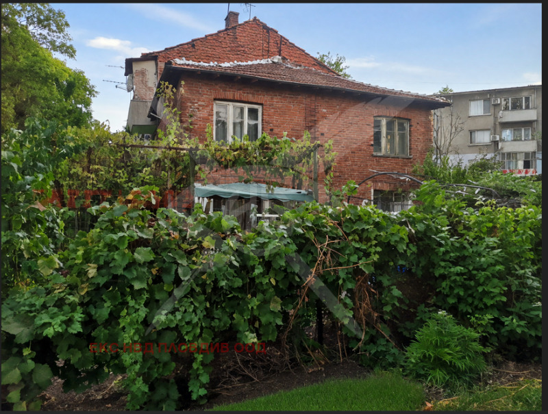 Продава КЪЩА, град Пловдив, Захарна фабрика • 130000 € / 254257.90 лв. • 61759362 1 — Holmes.bg Продава КЪЩА, град Пловдив, Захарна фабрика • 130000 € / 254257.90 лв. • 61759362 1