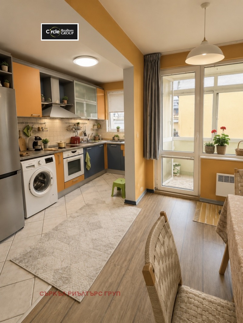 Продава МНОГОСТАЕН, град Русе, Родина 2 • 205000 € / 400945.15 лв. • 12052883 1 — Holmes.bg Продава МНОГОСТАЕН, град Русе, Родина 2 • 205000 € / 400945.15 лв. • 12052883 1