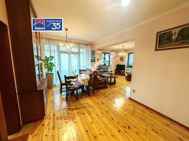 Продава 3-СТАЕН, град София, Изток • 520000 € / 1017031.60 лв. • 95334817 1 — Holmes.bg Продава 3-СТАЕН, град София, Изток • 520000 € / 1017031.60 лв. • 95334817 1