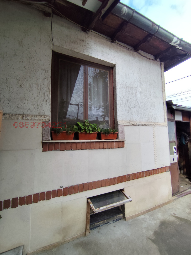 Продава КЪЩА, град Русе, Родина 4 • 55000 € • 32650101 1 — Holmes.bg Продава КЪЩА, град Русе, Родина 4 • 55000 € • 32650101 1