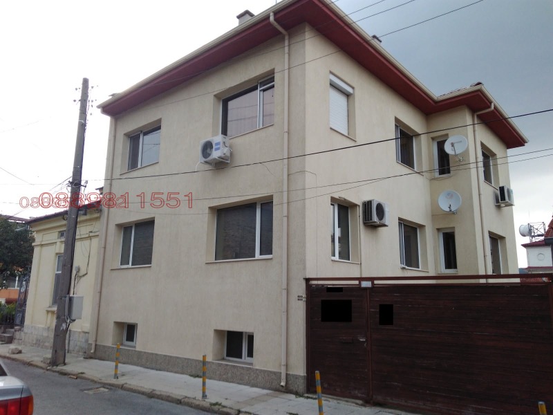 Продава ЕТАЖ ОТ КЪЩА, град Шумен, Център • 179000 € / 350093.57 лв. • 59511768 1 — Holmes.bg Продава ЕТАЖ ОТ КЪЩА, град Шумен, Център • 179000 € / 350093.57 лв. • 59511768 1