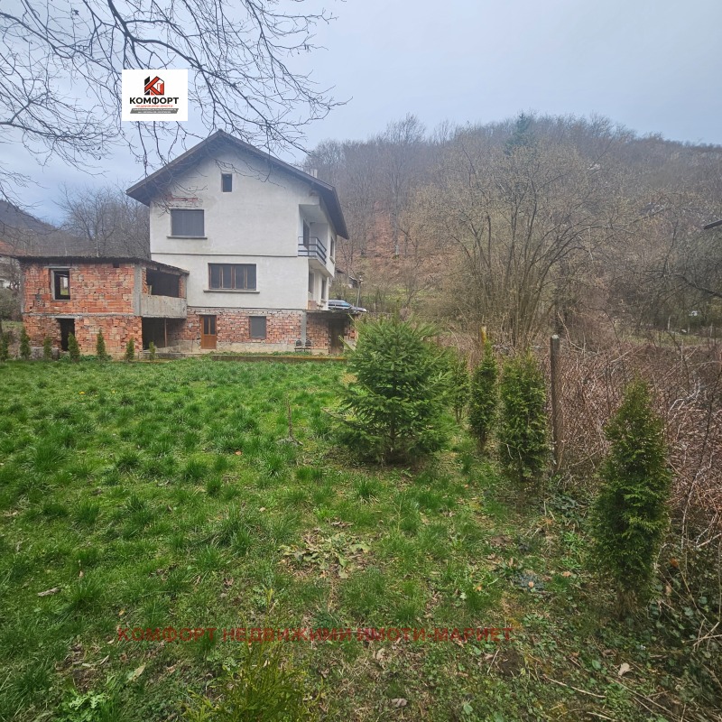 Продава КЪЩА, област Ловеч, гр. Тетевен • 145000 € • 51032617 1 — Holmes.bg Продава КЪЩА, област Ловеч, гр. Тетевен • 145000 € • 51032617 1