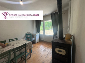 Обява Продава КЪЩА,с. Ябланица, област София>