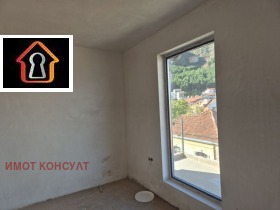 Обява Продава 2-СТАЕН,град Враца, Център