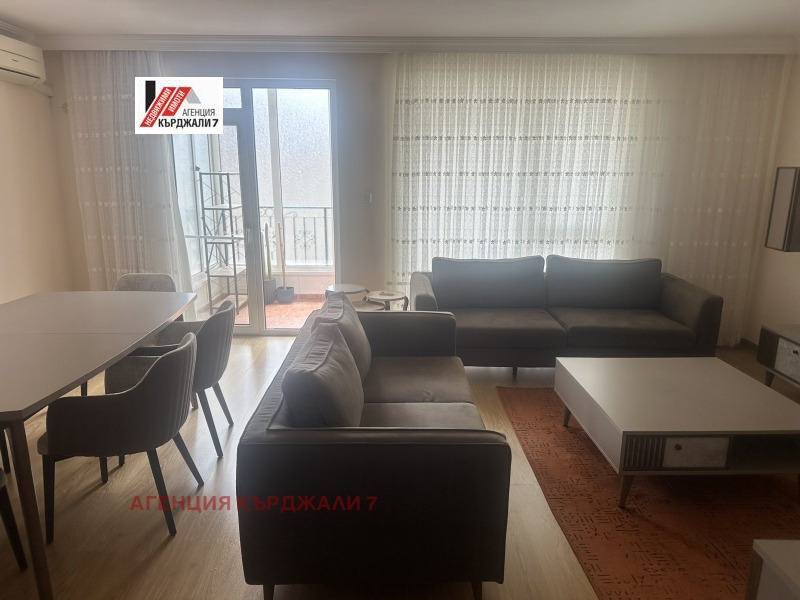 Продава 3-СТАЕН, град Кърджали, Център • 155000 € / 303153.65 лв. • 16244803 1 — Holmes.bg Продава 3-СТАЕН, град Кърджали, Център • 155000 € / 303153.65 лв. • 16244803 1