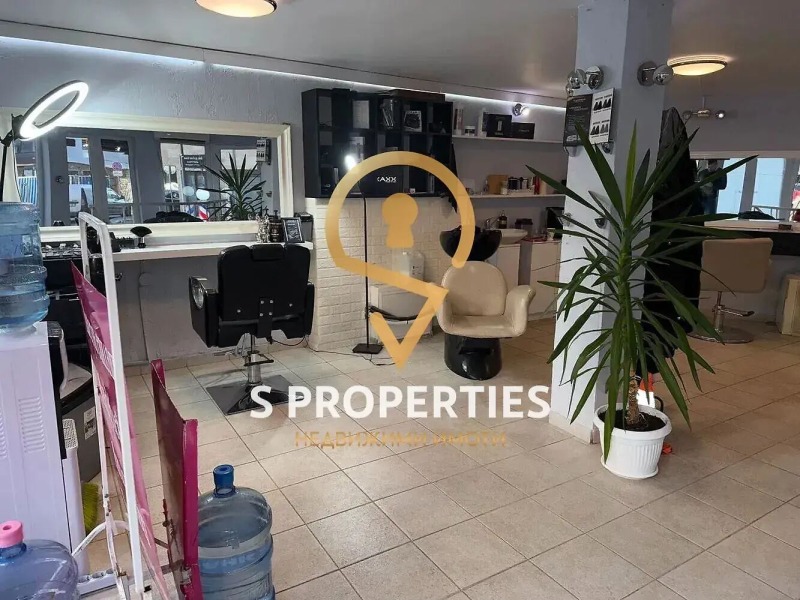 Под наем МАГАЗИН, град Варна, Лятно кино Тракия • 1100 € • 81233732 1 — Holmes.bg Под наем МАГАЗИН, град Варна, Лятно кино Тракия • 1100 € • 81233732 1