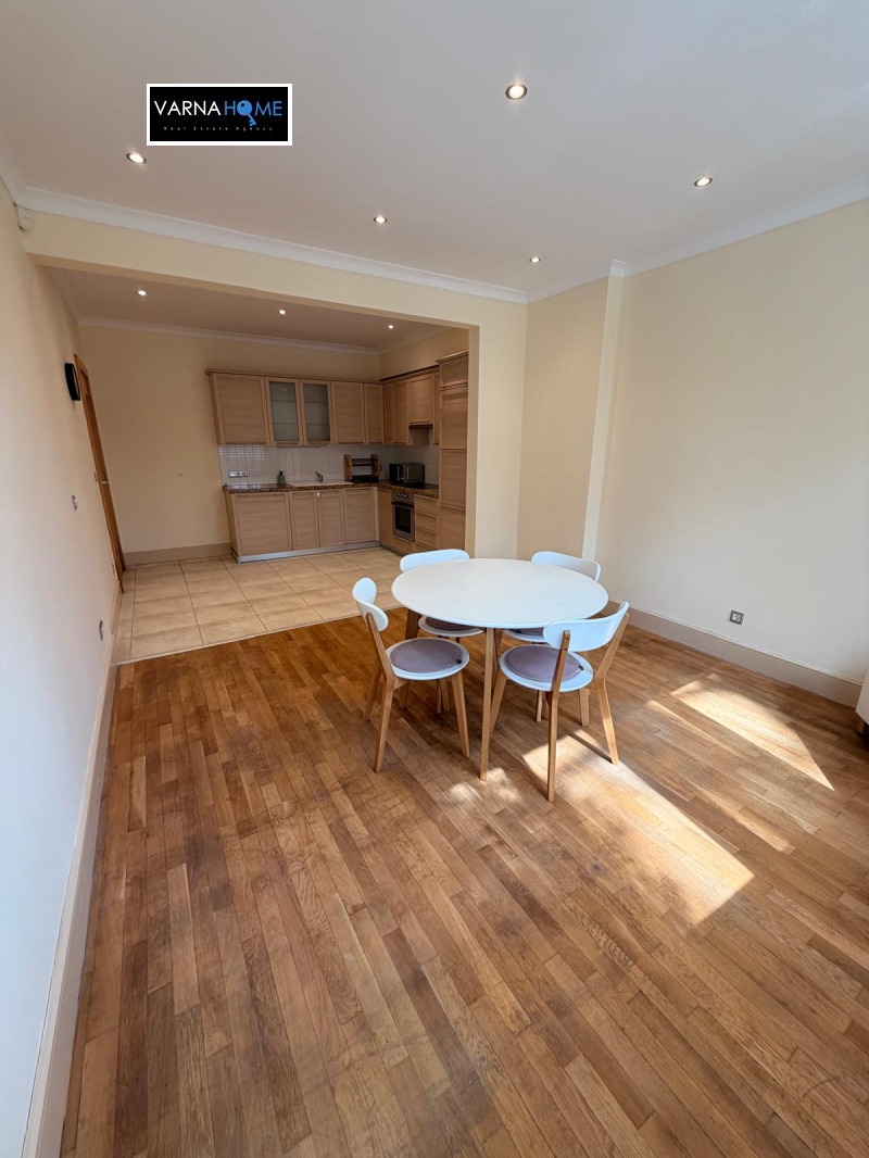 Под наем ОФИС, град Варна, ВИНС-Червен площад • 600 € / 1173.50 лв. • 83214710 1 — Holmes.bg Под наем ОФИС, град Варна, ВИНС-Червен площад • 600 € / 1173.50 лв. • 83214710 1