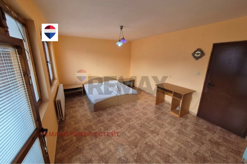 Под наем АТЕЛИЕ, ТАВАН, град Русе, Хъшове • 200 € • 74625081 1 — Holmes.bg Под наем АТЕЛИЕ, ТАВАН, град Русе, Хъшове • 200 € • 74625081 1