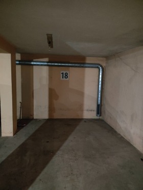 Обява Дава под наем ПАРКОМЯСТО,град Варна, Бриз