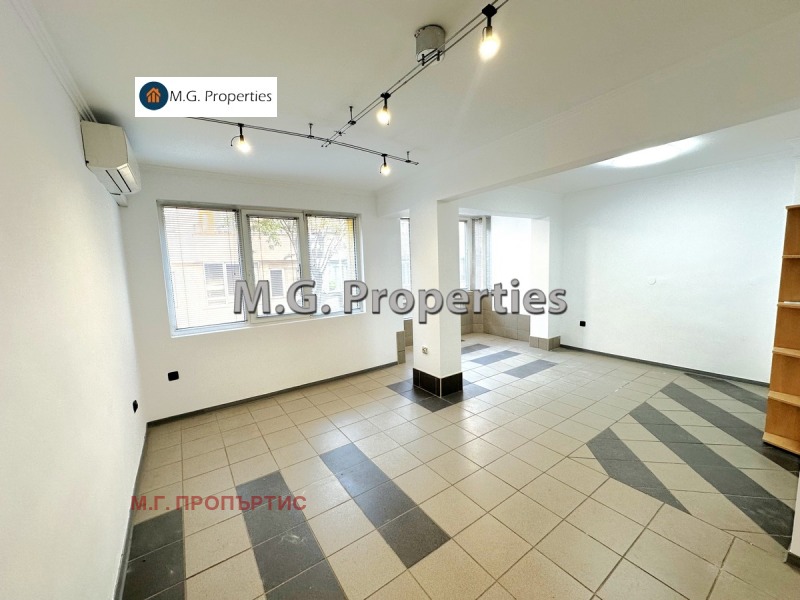 Под наем ОФИС, град Варна, Спортна зала • 700 лв. / 357.90 € • 80357225 1 — Holmes.bg Под наем ОФИС, град Варна, Спортна зала • 700 лв. / 357.90 € • 80357225 1