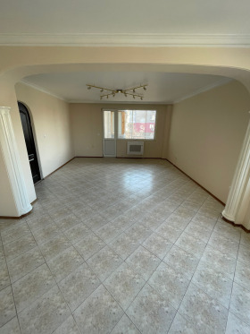 Дава под наем 3-стаен, град София