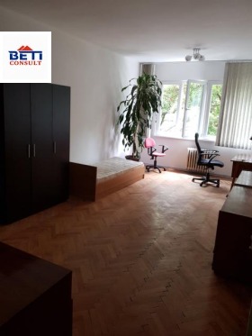 Обява Дава под наем СТАЯ,град София, Център>