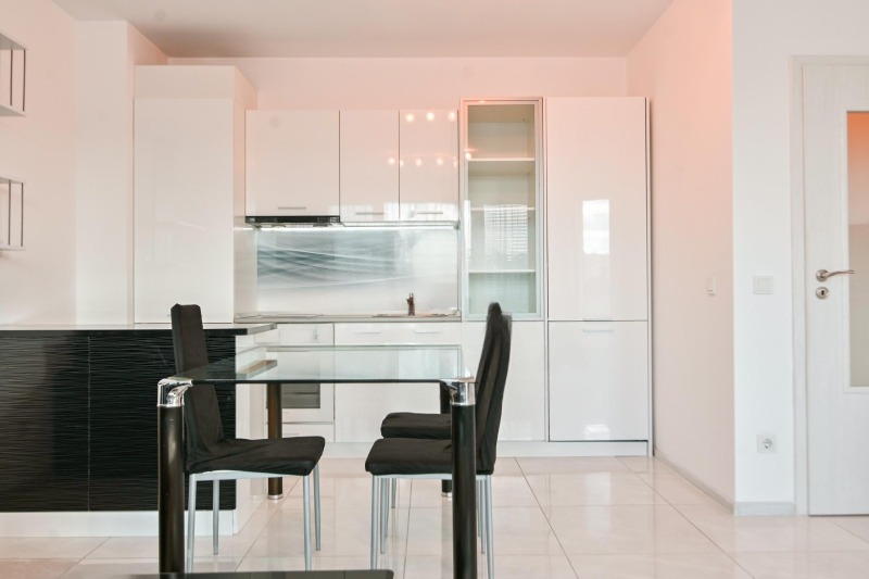 Под наем 3-СТАЕН, град София, Красна поляна 2 • 680 € / 1329.96 лв. • 25156200 1 — Holmes.bg Под наем 3-СТАЕН, град София, Красна поляна 2 • 680 € / 1329.96 лв. • 25156200 1