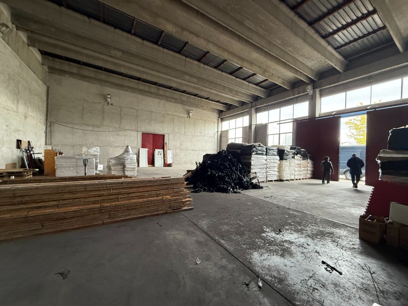 Под наем СКЛАД, град Пловдив, Индустриална зона - Юг • 1820 € / 3559.61 лв. • 49818686 1 — Holmes.bg Под наем СКЛАД, град Пловдив, Индустриална зона - Юг • 1820 € / 3559.61 лв. • 49818686 1