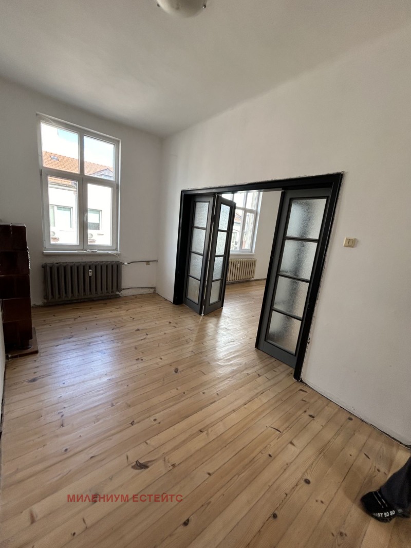 Под наем 4-СТАЕН, град София, Център • 680 € / 1329.96 лв. • 85559600 1 — Holmes.bg Под наем 4-СТАЕН, град София, Център • 680 € / 1329.96 лв. • 85559600 1