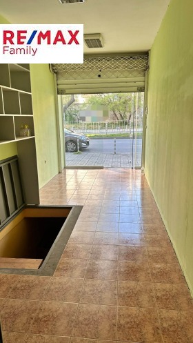 МАГАЗИН, 38 m2 - Holmes.bg МАГАЗИН, 38 m2