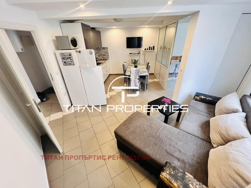 Под наем 3-СТАЕН, град Бургас, Лазур • 1100 лв. / 562.42 € • 63880406 1 — Holmes.bg Под наем 3-СТАЕН, град Бургас, Лазур • 1100 лв. / 562.42 € • 63880406 1