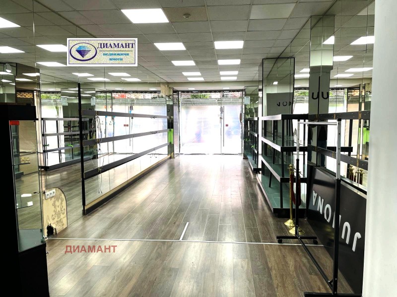 Под наем МАГАЗИН, град Русе, Център • 950 € • 89657100 1 — Holmes.bg Под наем МАГАЗИН, град Русе, Център • 950 € • 89657100 1