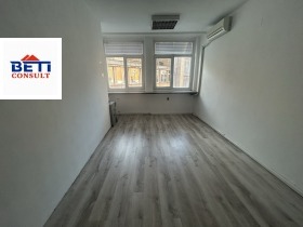 ОФИС, 40 m2 - Holmes.bg ОФИС, 40 m2