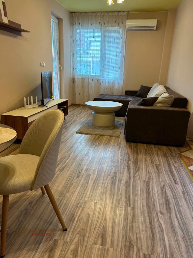 Под наем 2-СТАЕН, град Пловдив, Център • 600 € • 70445111 1 — Holmes.bg Под наем 2-СТАЕН, град Пловдив, Център • 600 € • 70445111 1