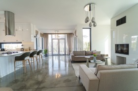 Обява Дава под наем КЪЩА,град София, Драгалевци