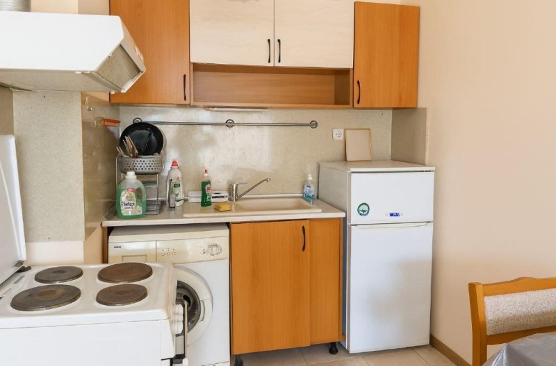 Дава под Наем 1-стаен в град Варна, Левски 1, 40 кв.м, 250 € – 488,96 лв.