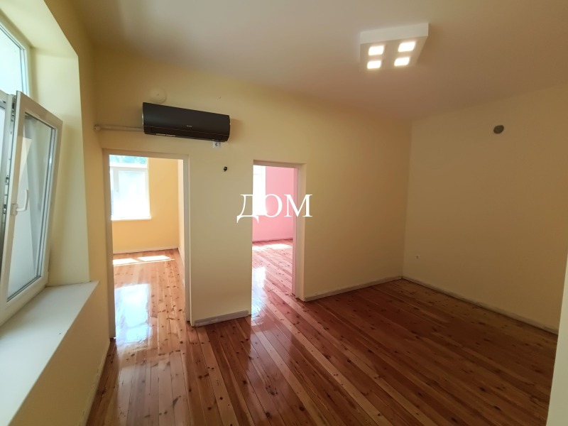 Под наем ОФИС, град Шумен, Център • 400 € • 69833012 1 — Holmes.bg Под наем ОФИС, град Шумен, Център • 400 € • 69833012 1