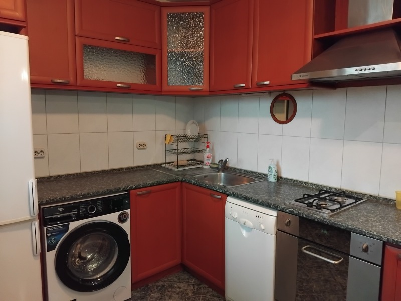 Под наем 3-СТАЕН, град Русе, Възраждане • 420 € • 49943836 1 — Holmes.bg Под наем 3-СТАЕН, град Русе, Възраждане • 420 € • 49943836 1
