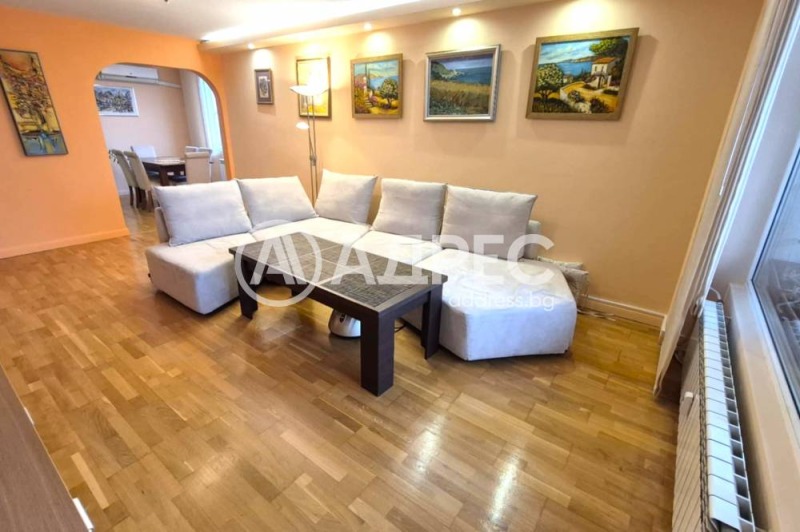 Под наем 3-СТАЕН, град София, Младост 2 • 850 € / 1662.46 лв. • 87405081 1 — Holmes.bg Под наем 3-СТАЕН, град София, Младост 2 • 850 € / 1662.46 лв. • 87405081 1