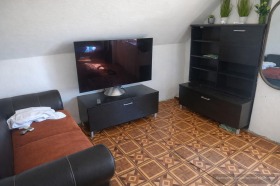 ЕТАЖ ОТ КЪЩА, 50 m2 - Holmes.bg ЕТАЖ ОТ КЪЩА, 50 m2