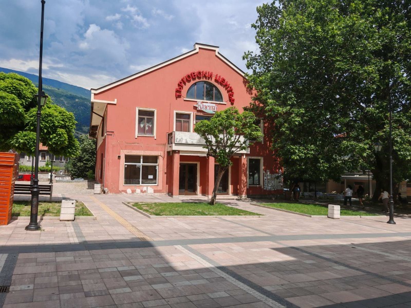 Под наем МАГАЗИН, област Пловдив, гр. Карлово • по договаряне • 69735416 1 — Holmes.bg Под наем МАГАЗИН, област Пловдив, гр. Карлово • по договаряне • 69735416 1