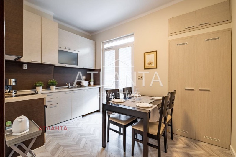 Под наем 3-СТАЕН, град Варна, Гръцка махала • 800 € / 1564.66 лв. • 32542016 1 — Holmes.bg Под наем 3-СТАЕН, град Варна, Гръцка махала • 800 € / 1564.66 лв. • 32542016 1