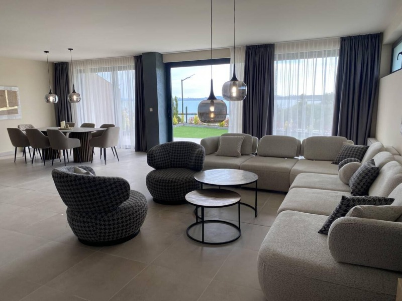 Под наем КЪЩА, град Бургас, Сарафово • 3500 € / 6845.40 лв. • 93984660 1 — Holmes.bg Под наем КЪЩА, град Бургас, Сарафово • 3500 € / 6845.40 лв. • 93984660 1