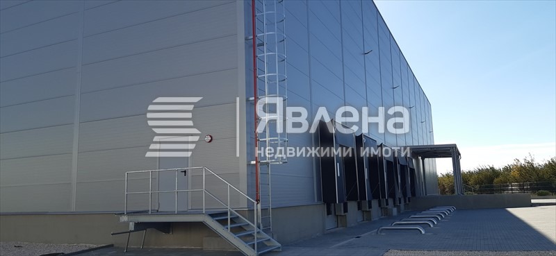 Дава под наем Пром. помещение град Пловдив , Индустриална зона - Север , 2960 кв.м | 43109638 — Imoti.com Дава под наем Пром. помещение град Пловдив , Индустриална зона - Север , 2960 кв.м | 43109638