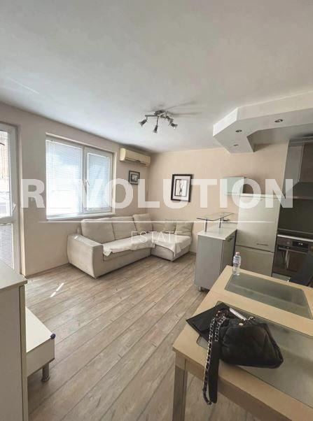 Под наем 2-СТАЕН, град Варна, Колхозен пазар • 380 € / 743.22 лв. • 64972391 1 — Holmes.bg Под наем 2-СТАЕН, град Варна, Колхозен пазар • 380 € / 743.22 лв. • 64972391 1