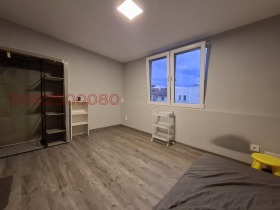 АТЕЛИЕ, ТАВАН, 15 m2 - Holmes.bg АТЕЛИЕ, ТАВАН, 15 m2