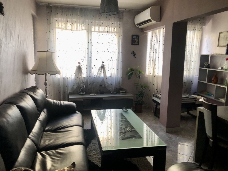 Под наем 2-СТАЕН, град Пловдив, Каменица 1 • 450 € / 880.12 лв. • 97070949 1 — Holmes.bg Под наем 2-СТАЕН, град Пловдив, Каменица 1 • 450 € / 880.12 лв. • 97070949 1