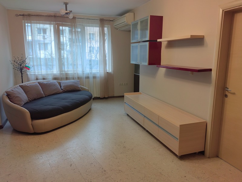 Под наем 3-СТАЕН, град София, Стрелбище • 980 € / 1916.71 лв. • 88026497 1 — Holmes.bg Под наем 3-СТАЕН, град София, Стрелбище • 980 € / 1916.71 лв. • 88026497 1