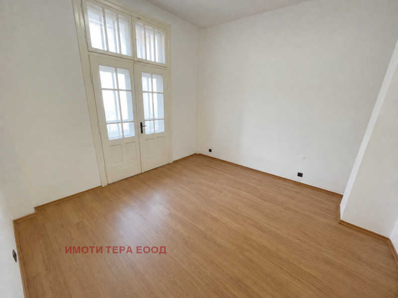 Под наем ОФИС, град Варна, Център • 290 € / 567.19 лв. • 56051453 1 — Holmes.bg Под наем ОФИС, град Варна, Център • 290 € / 567.19 лв. • 56051453 1