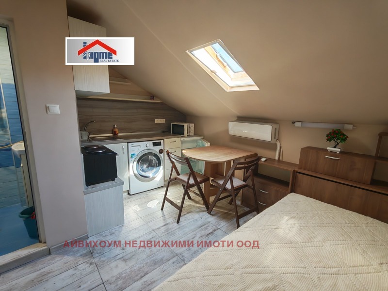 Под наем АТЕЛИЕ, ТАВАН, град Плевен, Идеален център • 200 € • 44711270 1 — Holmes.bg Под наем АТЕЛИЕ, ТАВАН, град Плевен, Идеален център • 200 € • 44711270 1