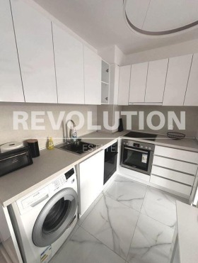 Обява Дава под наем 3-СТАЕН,град Варна, Базар Левски>