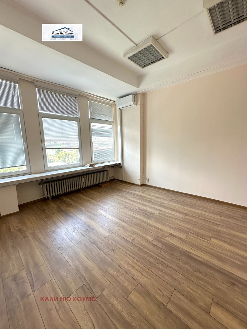 Под наем ОФИС, град София, Бъкстон • 330 € / 645.42 лв. • 96580734 1 — Holmes.bg Под наем ОФИС, град София, Бъкстон • 330 € / 645.42 лв. • 96580734 1