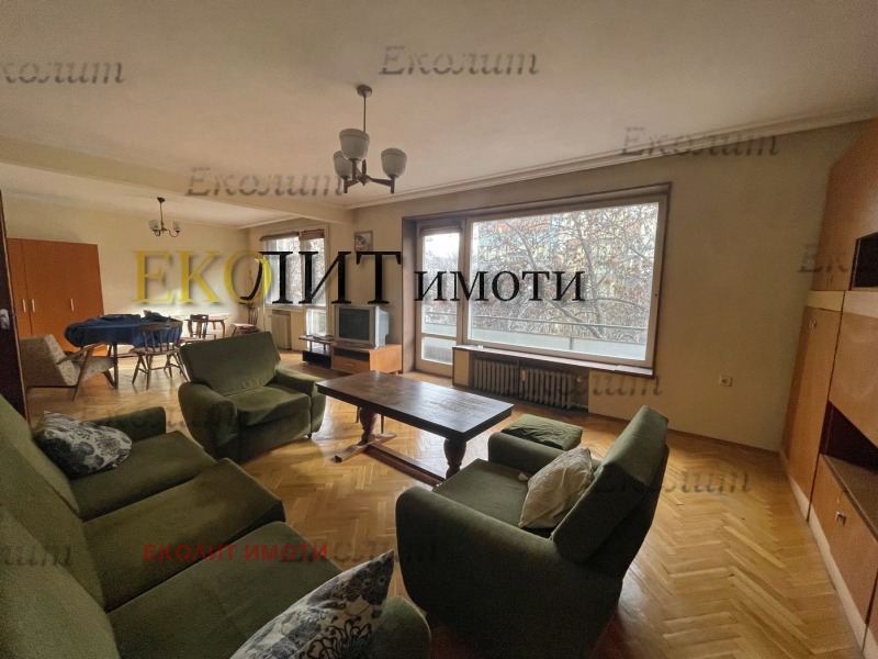 Под наем 3-СТАЕН, град София, Център • 550 € / 1075.71 лв. • 81267971 1 — Holmes.bg Под наем 3-СТАЕН, град София, Център • 550 € / 1075.71 лв. • 81267971 1