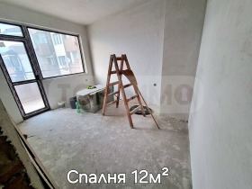 3-стаен град Варна, Колхозен пазар 4