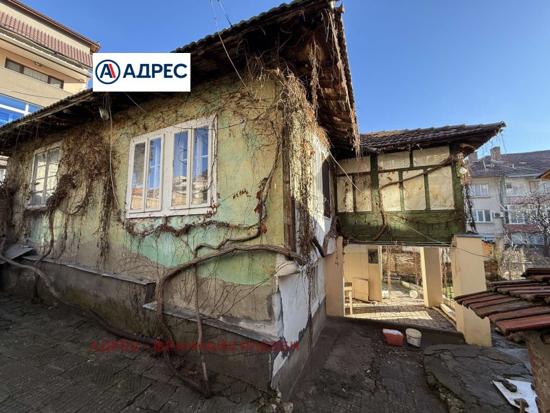 Продава КЪЩА, гр. Плевен, Идеален център