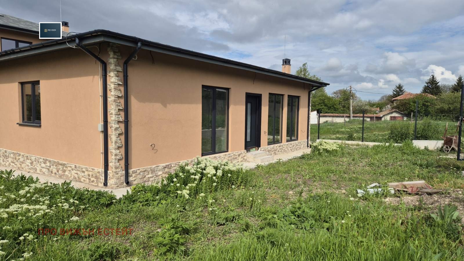 Продава КЪЩА, с. Яребична, област Варна, снимка 2 - Къщи - 55632363