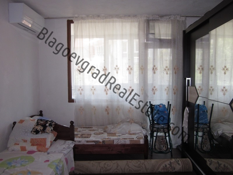 На продаж  Студія Благоевград , Широк център , 38 кв.м | 81658024