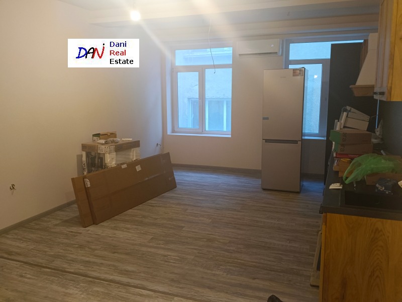 Продава  2-стаен град Варна , Център , 88 кв.м | 81622383