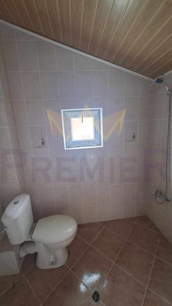 Продава КЪЩА, с. Божурец, област Добрич, снимка 13 - Къщи - 54026464