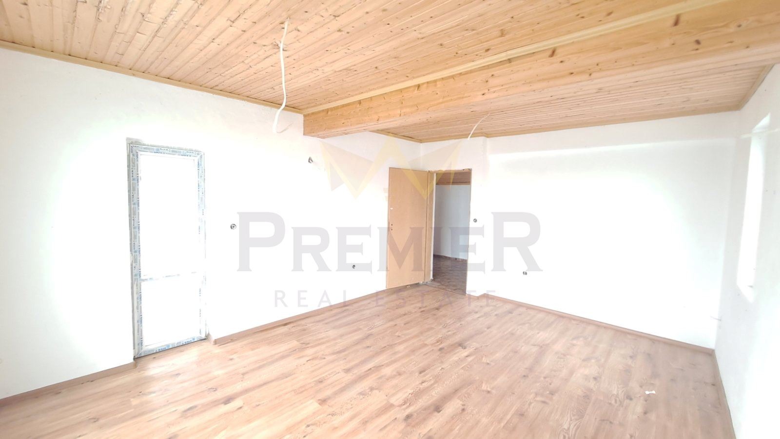 Продава КЪЩА, с. Божурец, област Добрич, снимка 7 - Къщи - 54026464